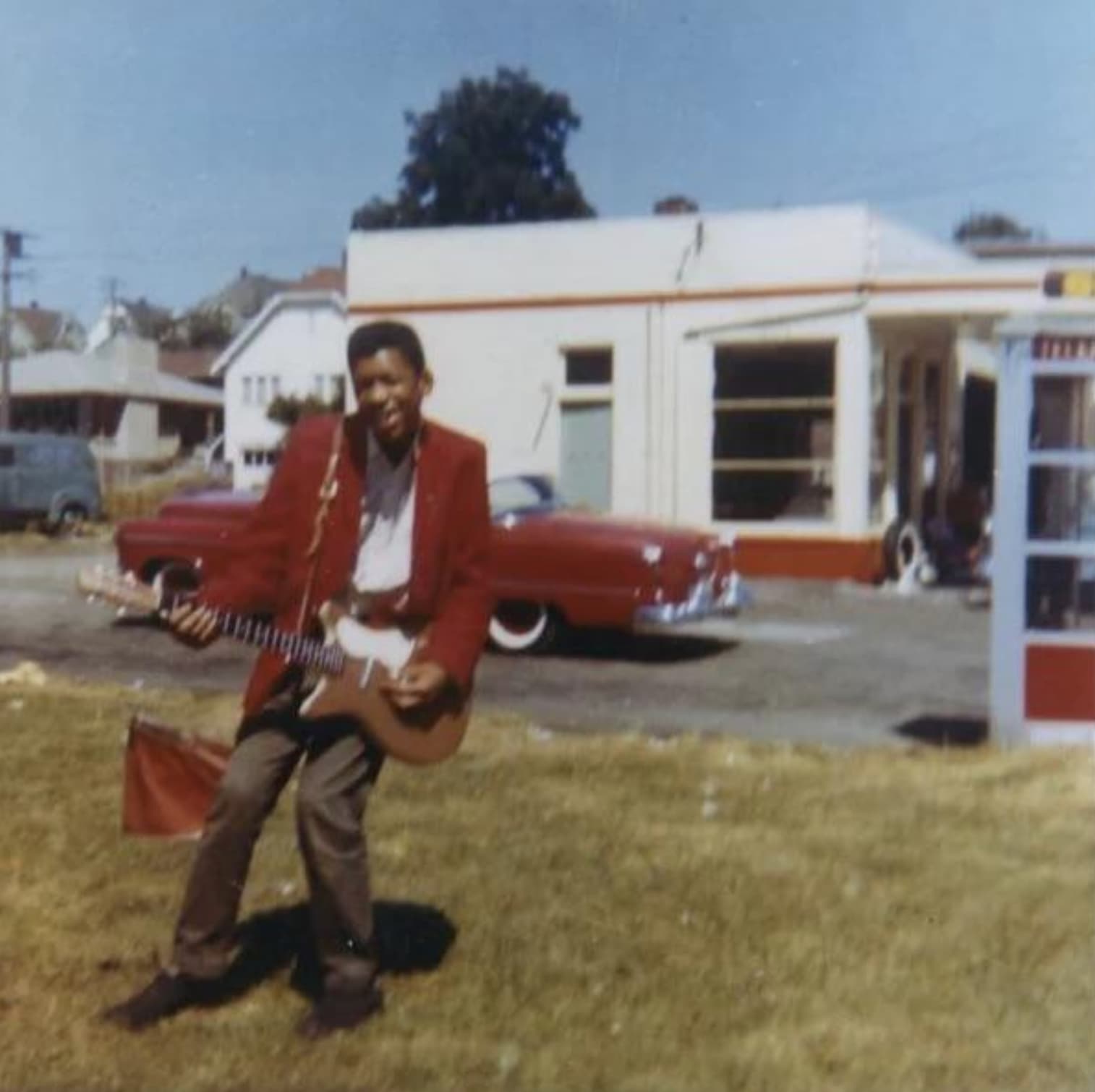 jimi hendrix first guitar